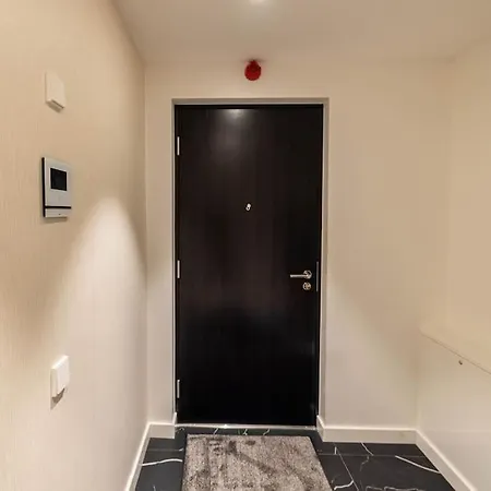 A Luxurious In Kalaranna Apartment